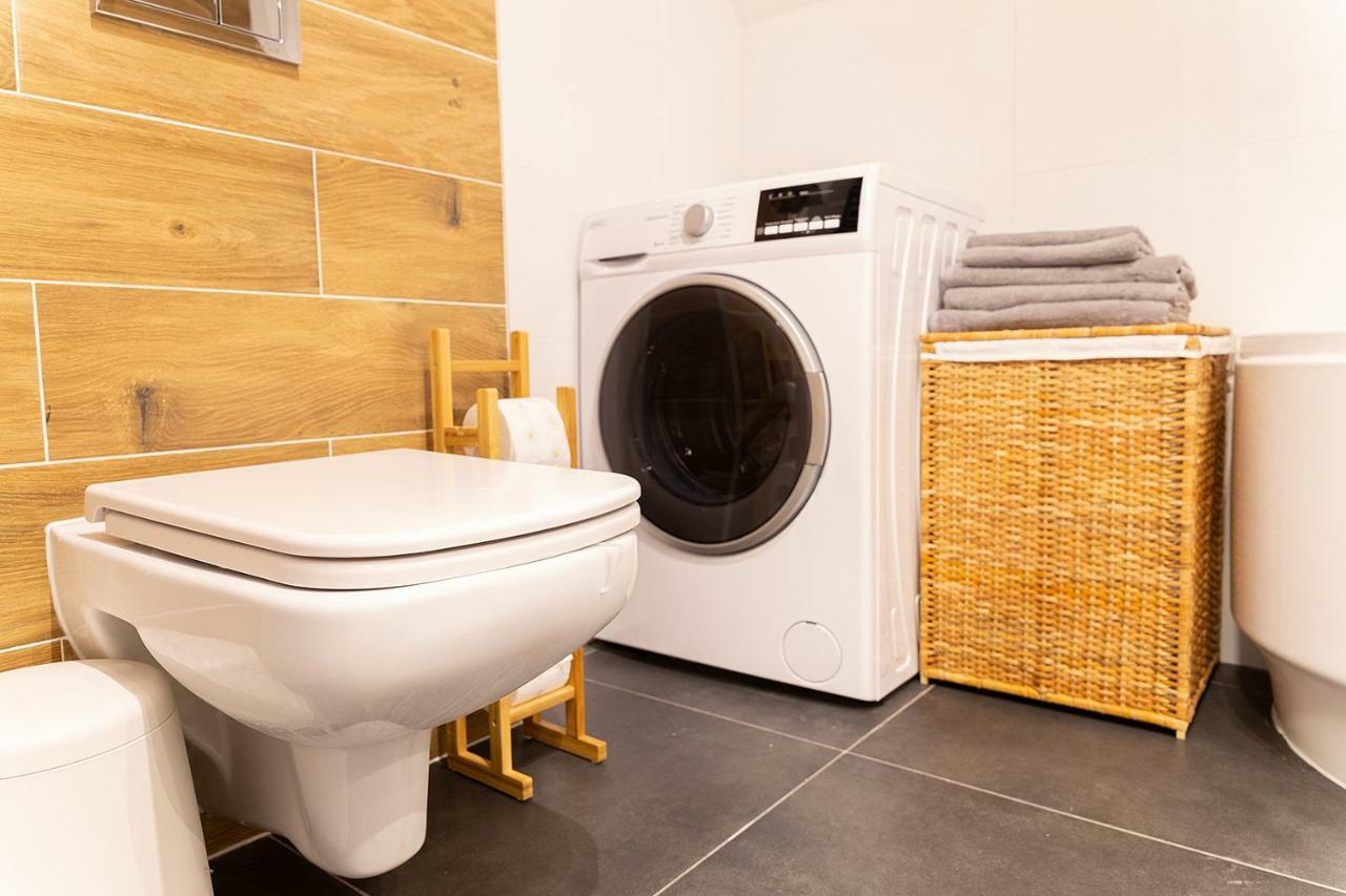 Апартаменты Lazy Days Attic City Center Катовице Экстерьер фото
